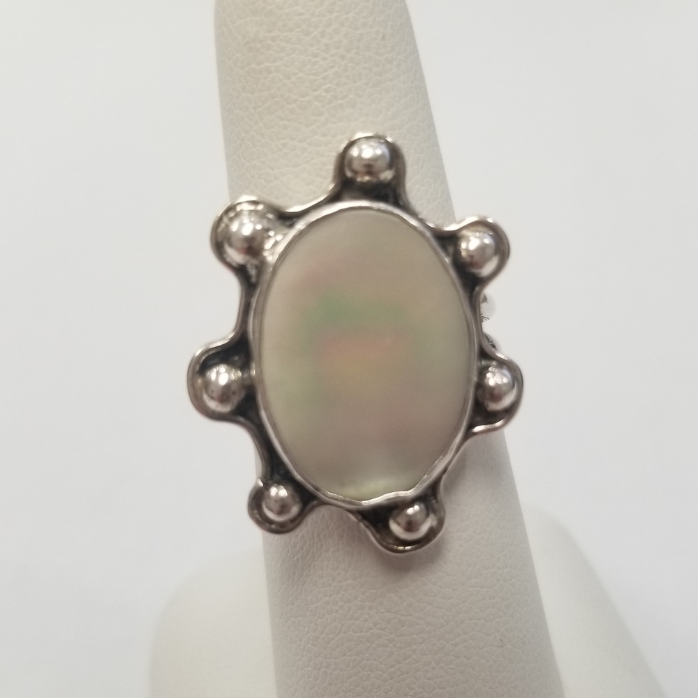 Estate Sterling Silver Mother of Pearl Ring